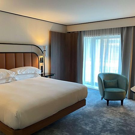 Отель Hilton Paris La Defense Пюто Экстерьер фото